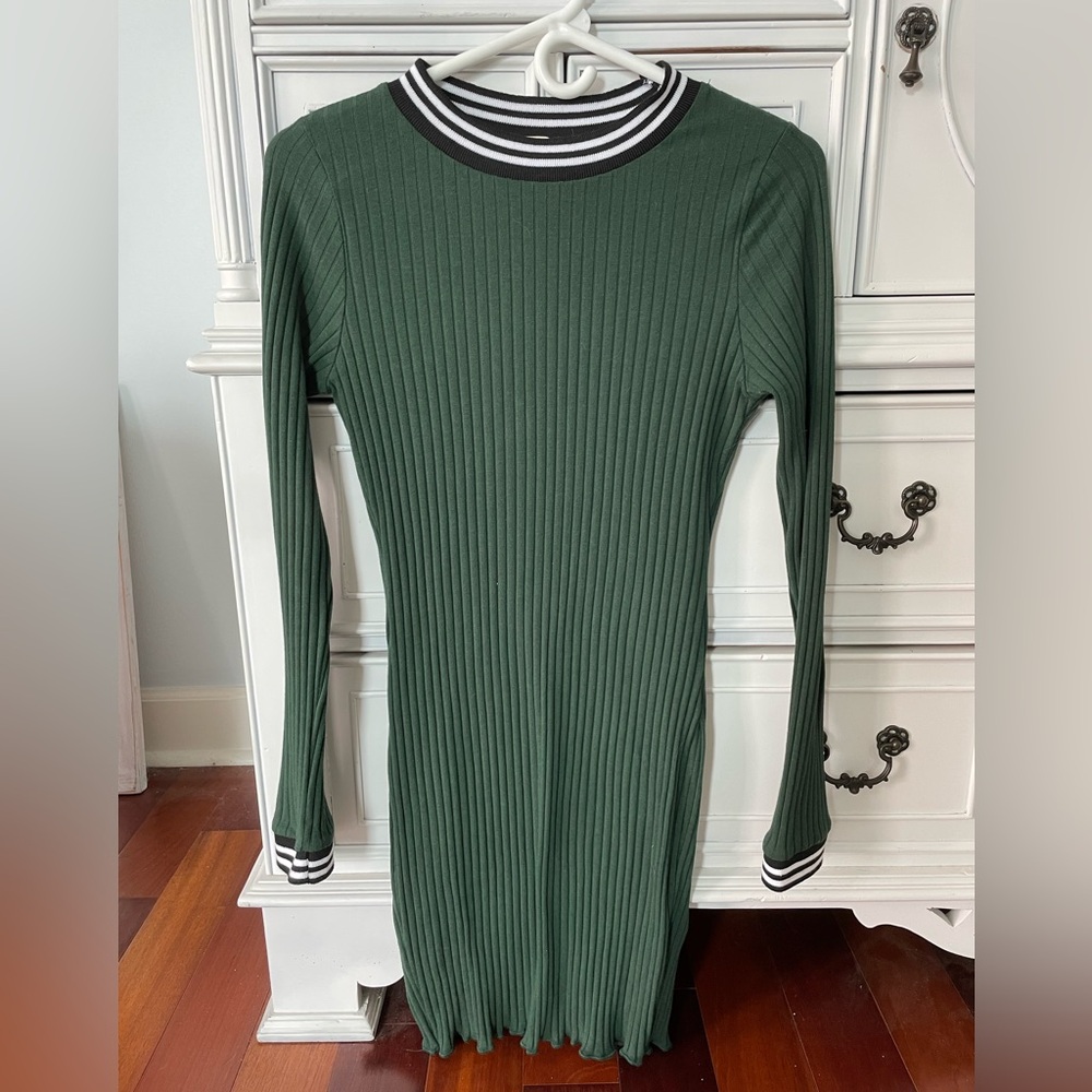 Heart&Hips Green Long Sleeve Mini Dress Size M